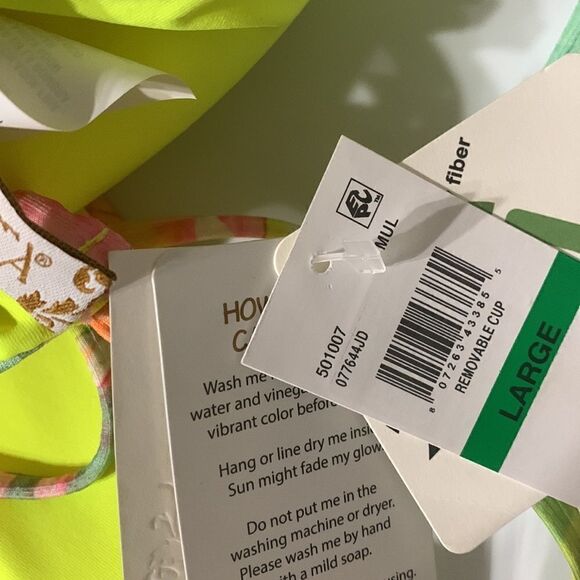 New. Becca watercolor plunge neck swimsuit. - Picture 7 of 7